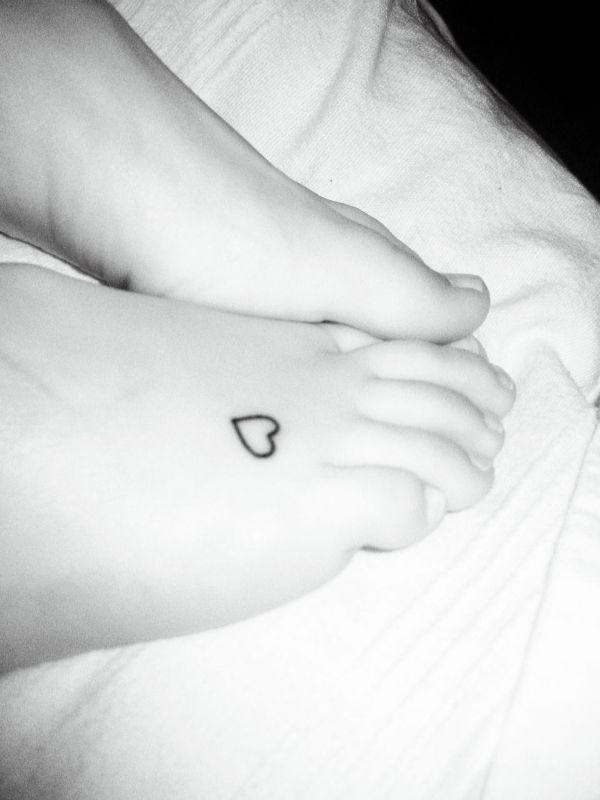39+ Concept Small Heart Tattoos For Foot
