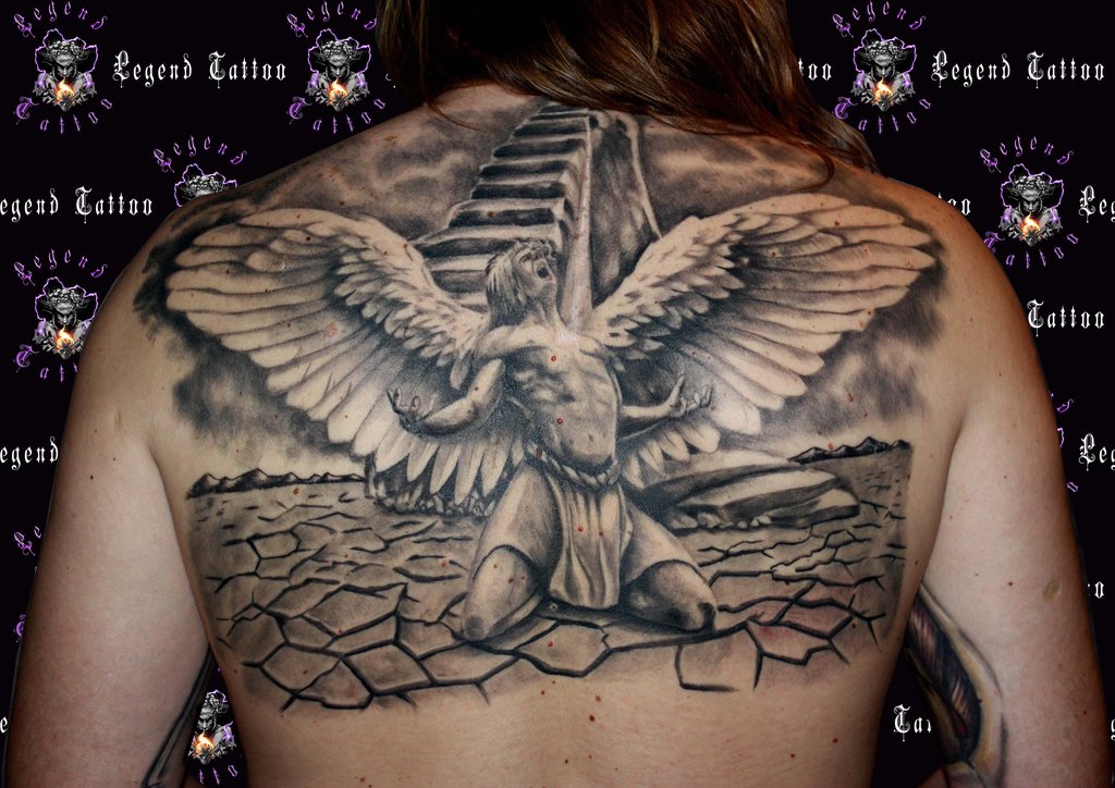 Superb 3D Weeping Angel Tattoo On Upper Back