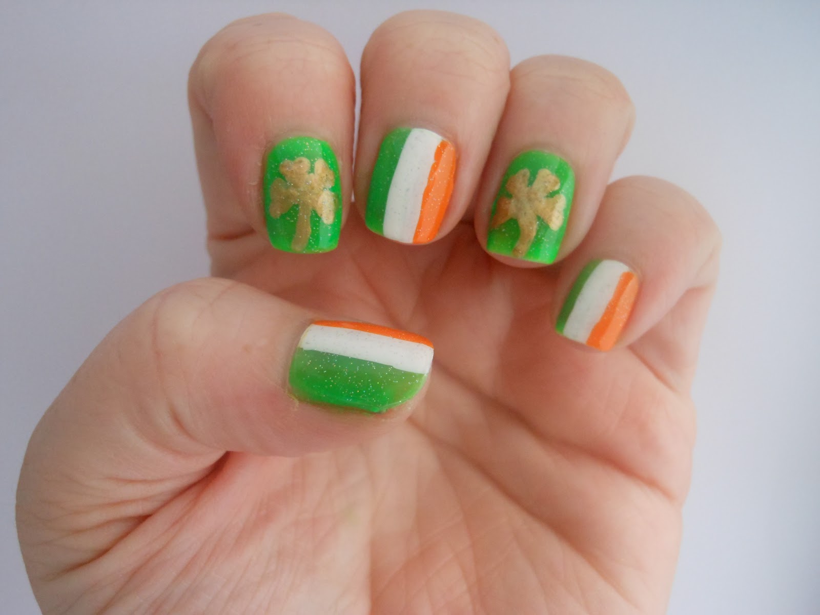 Tri Color Irish Flag And Golden Shamrock Leaf Saint Patrick's Day Nail Art.