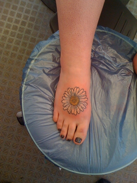 White Daisy Flower Tattoo On Right Foot For Young Girls