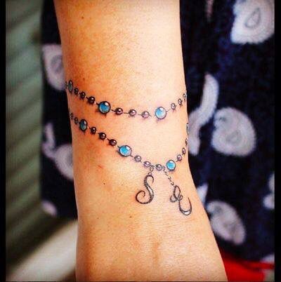 Awesome Bracelet Wrist Tattoo For Girls
