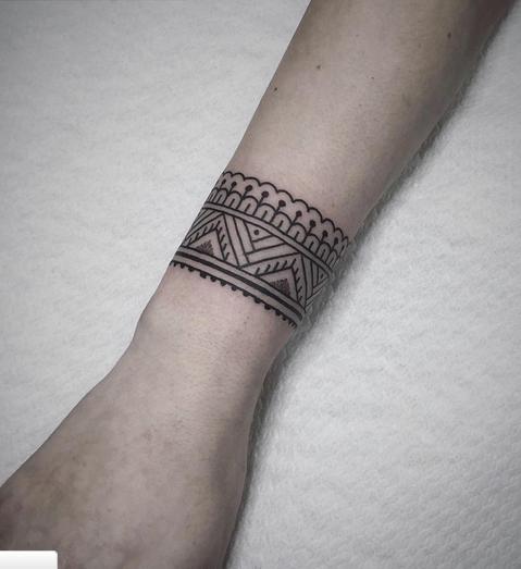 Awesome Wrist Bracelet Tattoo