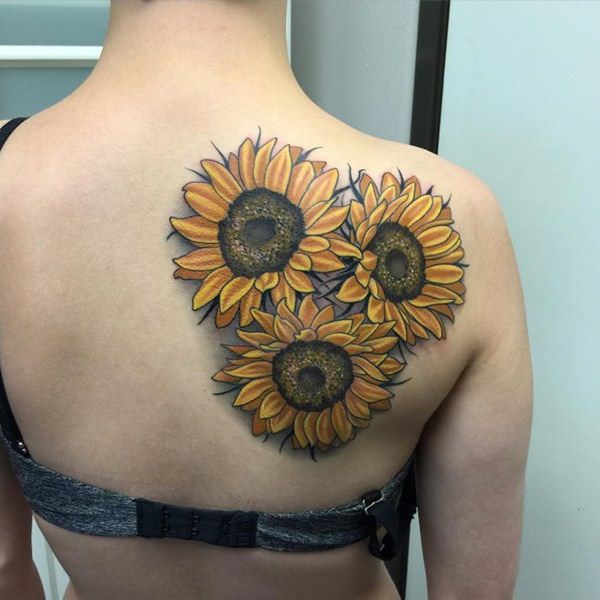 Best Realistic Sunflower Tattoo On Right Back Shoulder