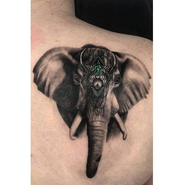 Black Ink 3D Elephant Head Tattoo On Right Back Shoulder