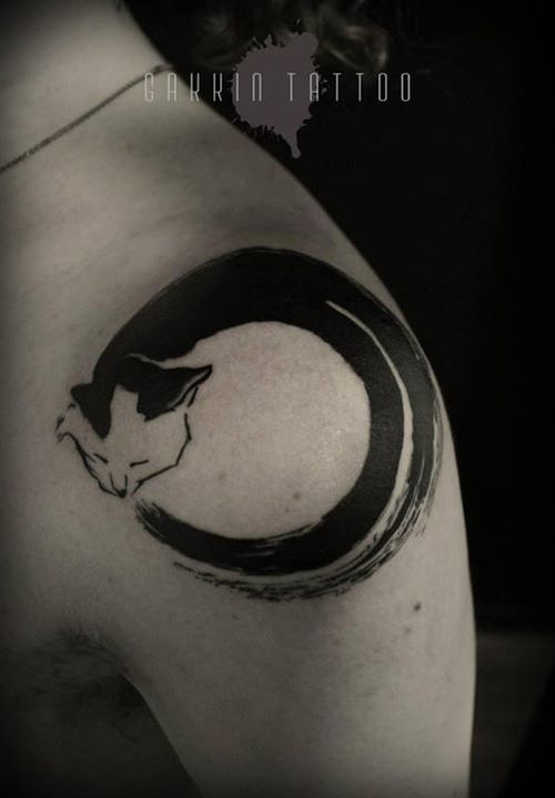 Black Ink Zen Enso Circle With Cat Face Tattoo On Shoulder