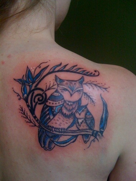 Blue Ink Owl Family Tattoo On Right Back Shoulder For Girls