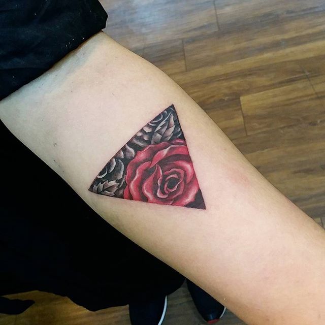 Classic Roses In Triangle Tattoo On Left Forearm