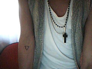Cool Black Outline Triangle Tattoo On Right Forearm
