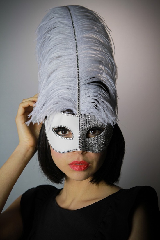 Mardi Gras Eye Mask With White Feathers
