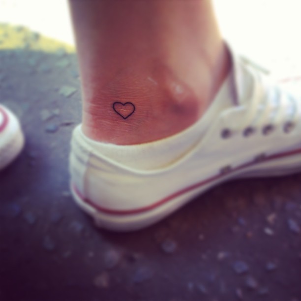 20+ Beautiful Heart Tattoos On Ankle