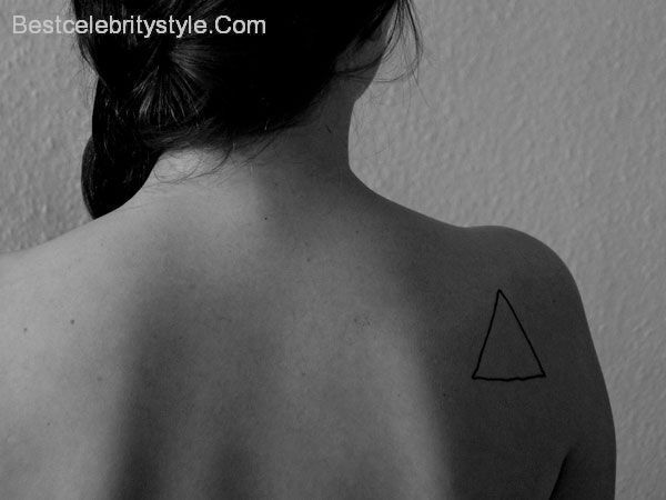 Simple Black Outline Triangle Tattoo On Girl Right Back Shoulder