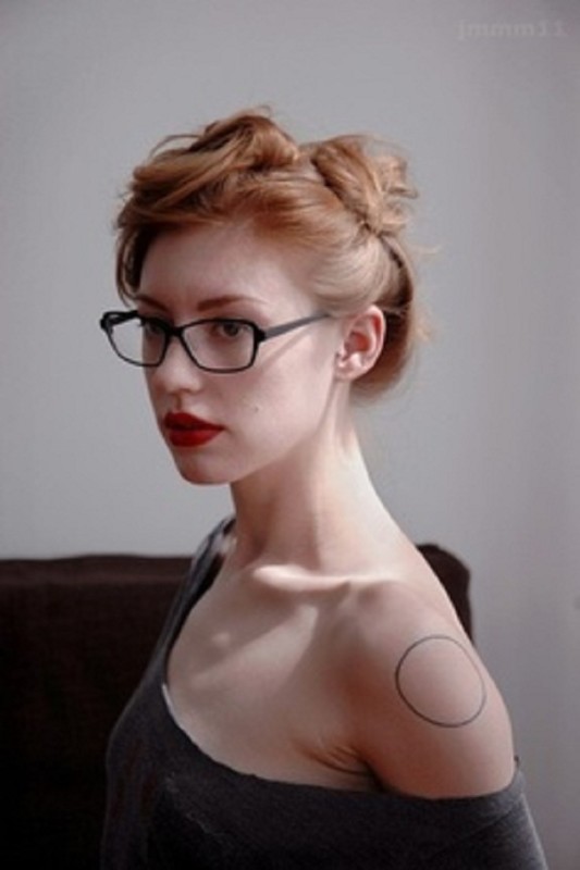 Simple Zen Circle Tattoo On Girl Left Shoulder By Jon Mmmayhem