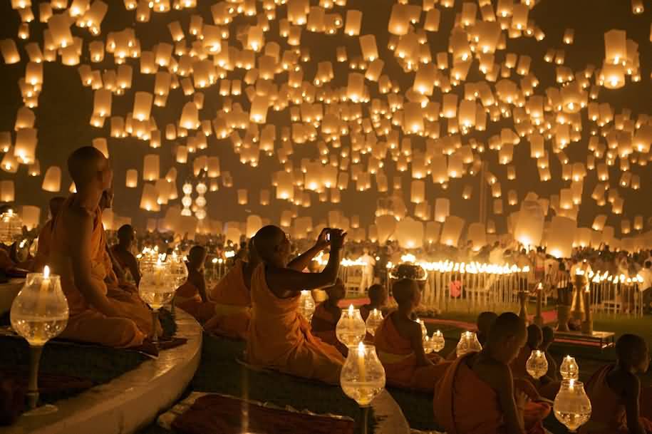 Yi Peng Lantern Festival In Thailand