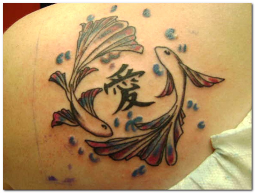 Amazing Pisces Zodiac Sign Tattoo On Left Back Shoulder