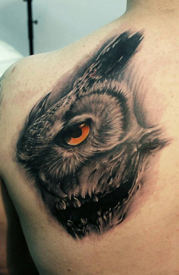 Black And Grey 3D Owl Face Tattoo On Left Back Shoulder