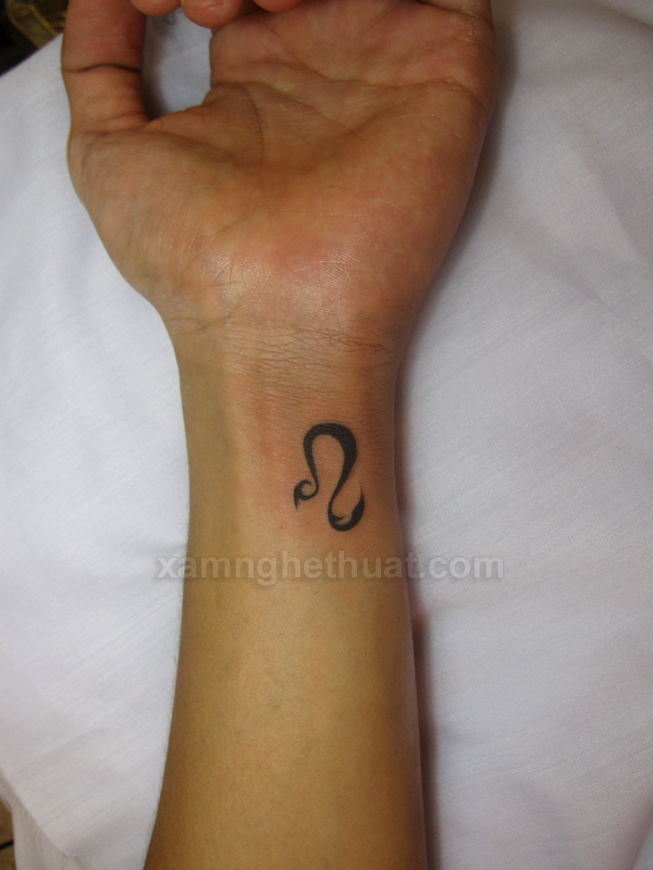 Cool Black Leo Zodiac Sign Tattoo On Left Wrist