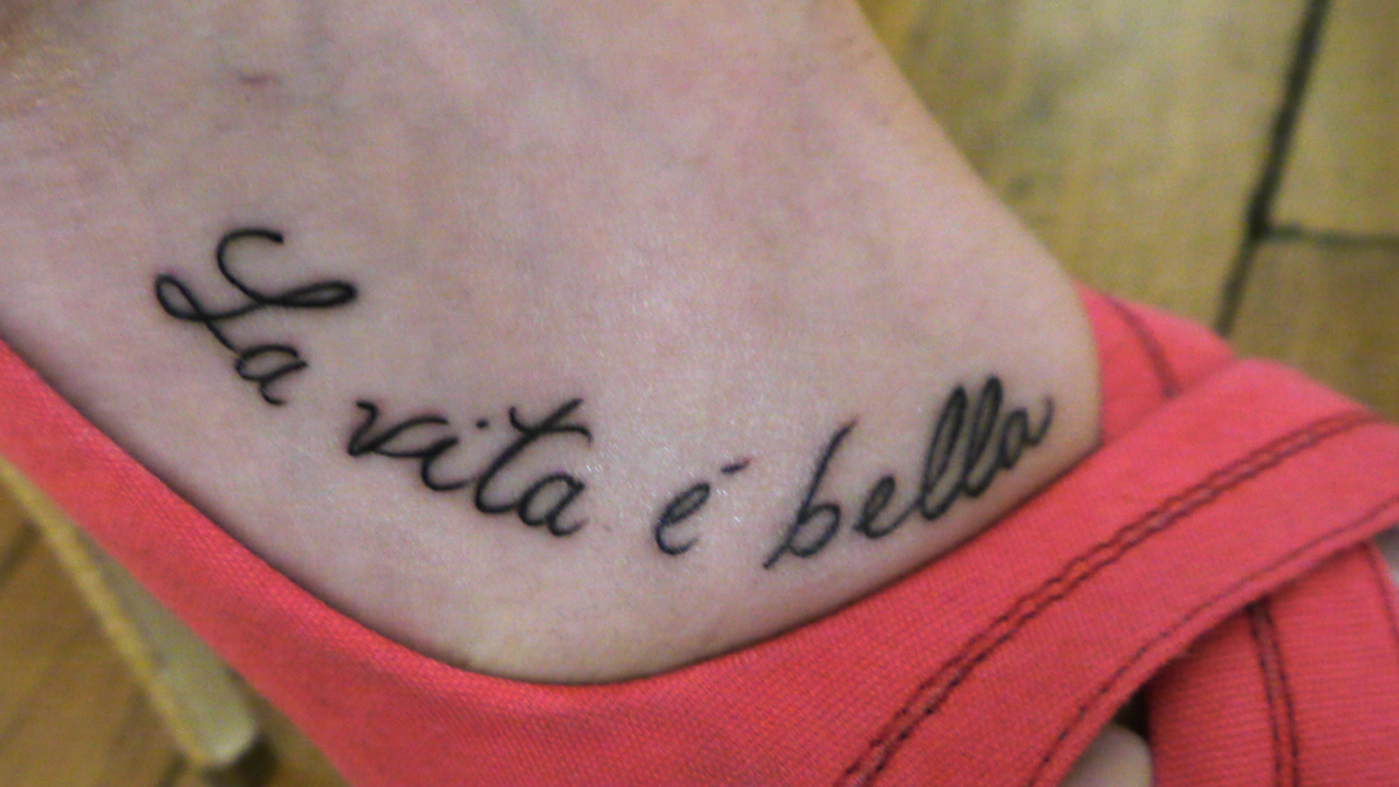 La Vita E Bella Cute Word Foot Tattoo