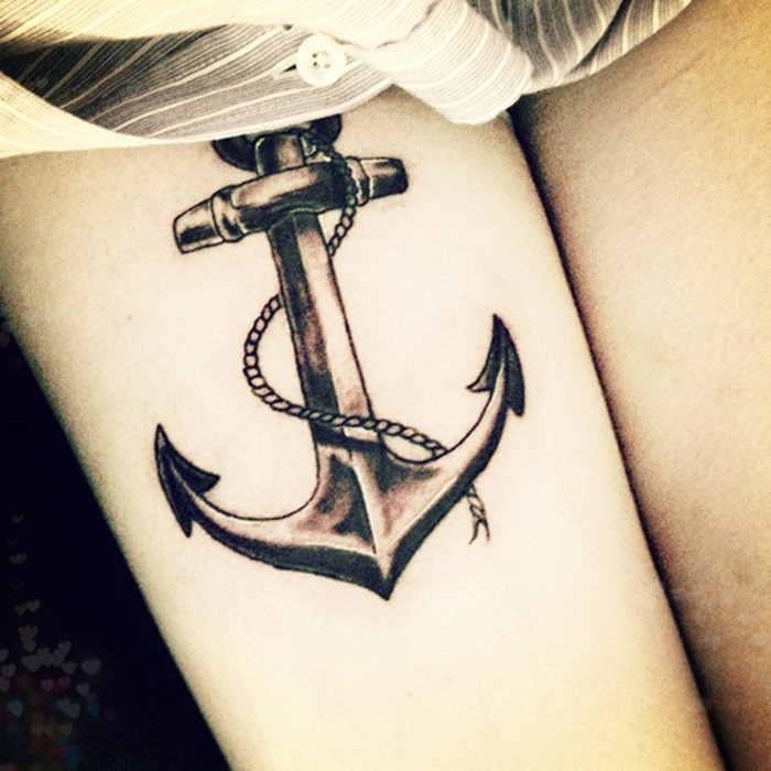 Cute Black Ink Anchor Tattoo On Right Thigh