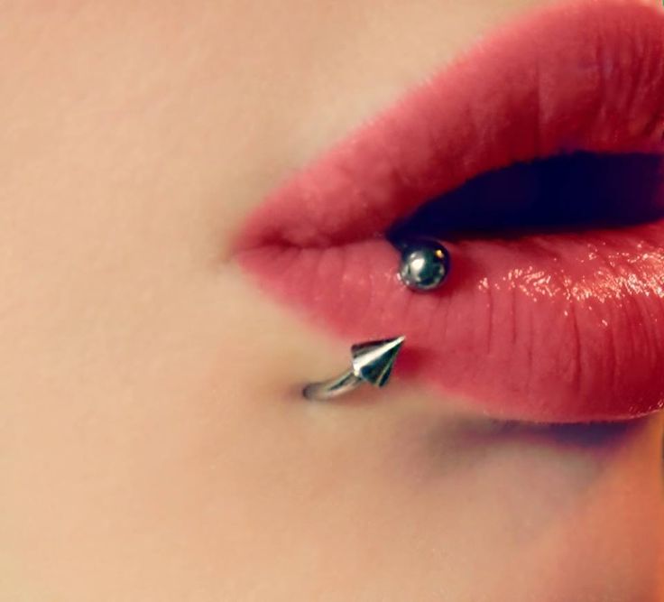 Sexy Lip Piercing With Spike Circular Barbell