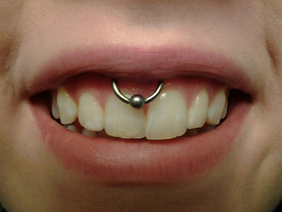 Silver Hoop Ring Smiley Piercing