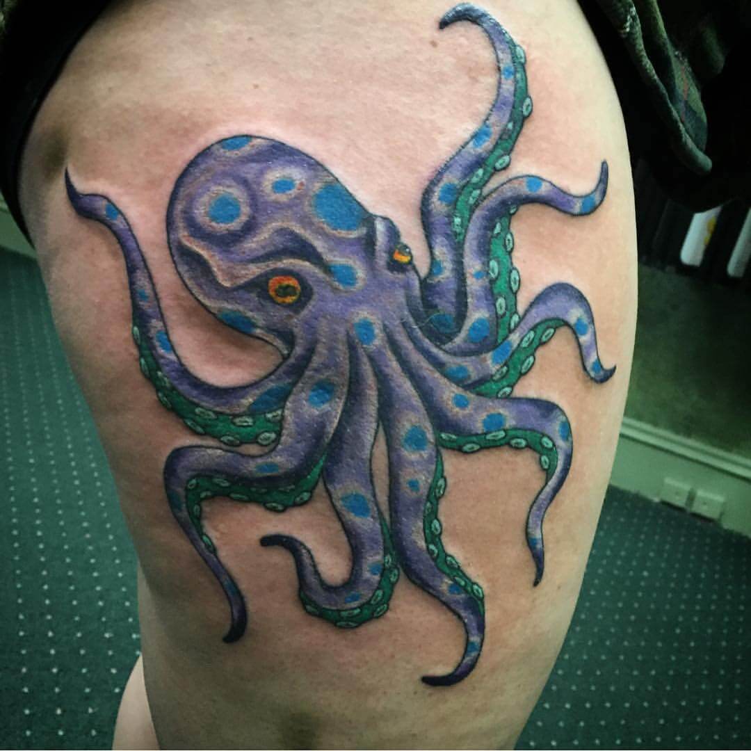 Attractive Octopus Tattoo On Right Hip