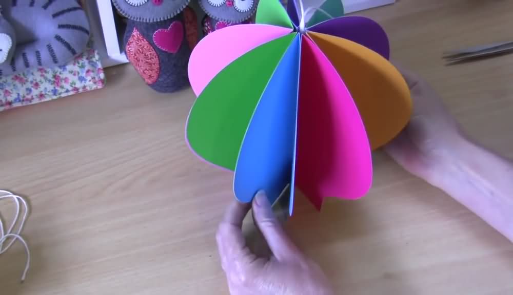 DIY Paper-Craft Hot Air Balloon (8)