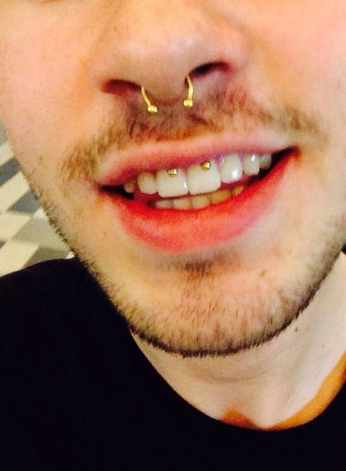 Gold Ring Septum And Smiley Piercing