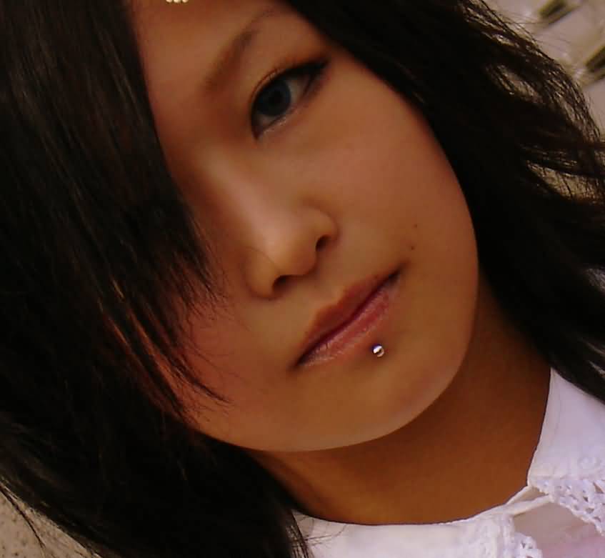 Labret Piercing With Silver Stud For Girls