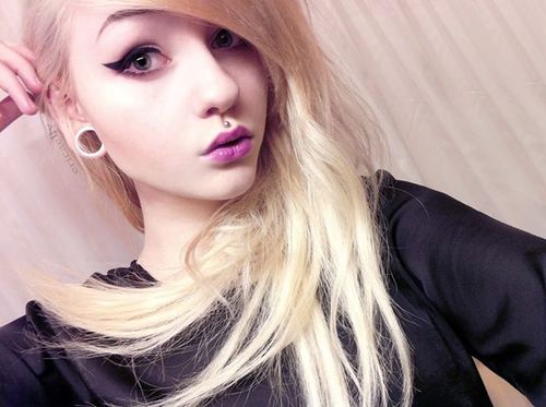 Lobe Stretching And Medusa Piercing For Girls