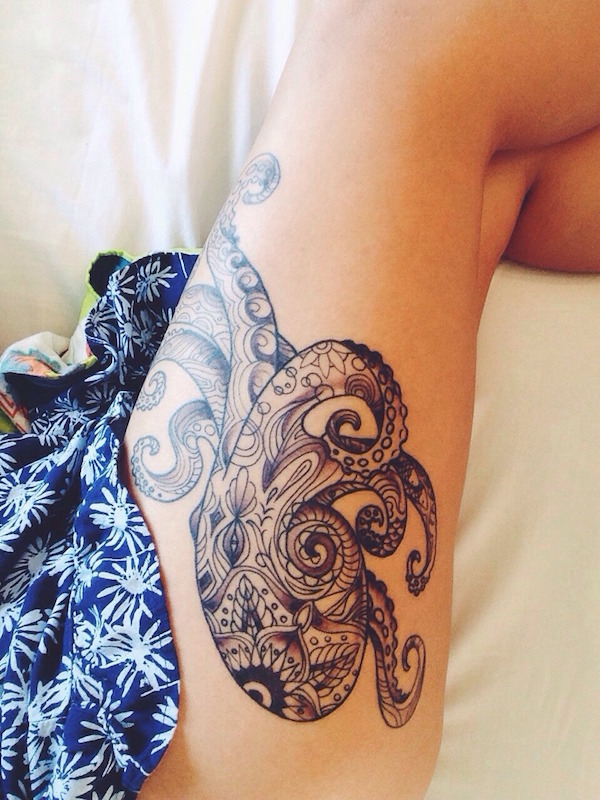 Unique Black Ink Octopus Tattoo On Women Right Hip