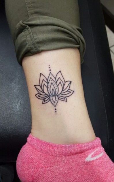 Black Outline Lotus Flower Tattoo On Leg