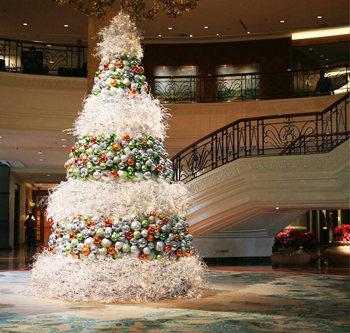 Amazing Christmas Tree Decoration