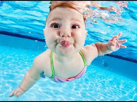 Baby Swimming Underwater Funny Pictur