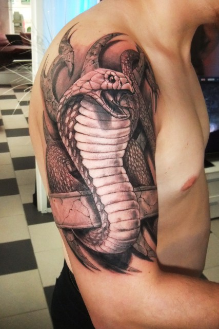 Black And Grey 3D Cobra Snake Tattoo On Man Right Half Sleeve