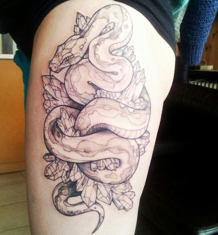 Black And Grey Snake Tattoo On Girl Left Side Thigh