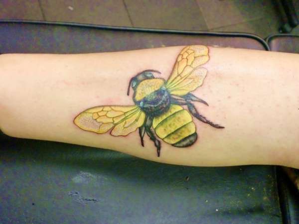 Black And Yellow Bumblebee Tattoo Design For Sleeve