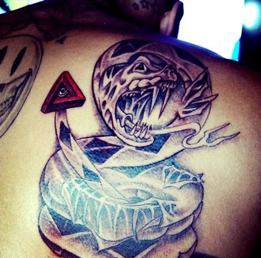 Black Ink Snake Head Tattoo On Right Back Shoulder