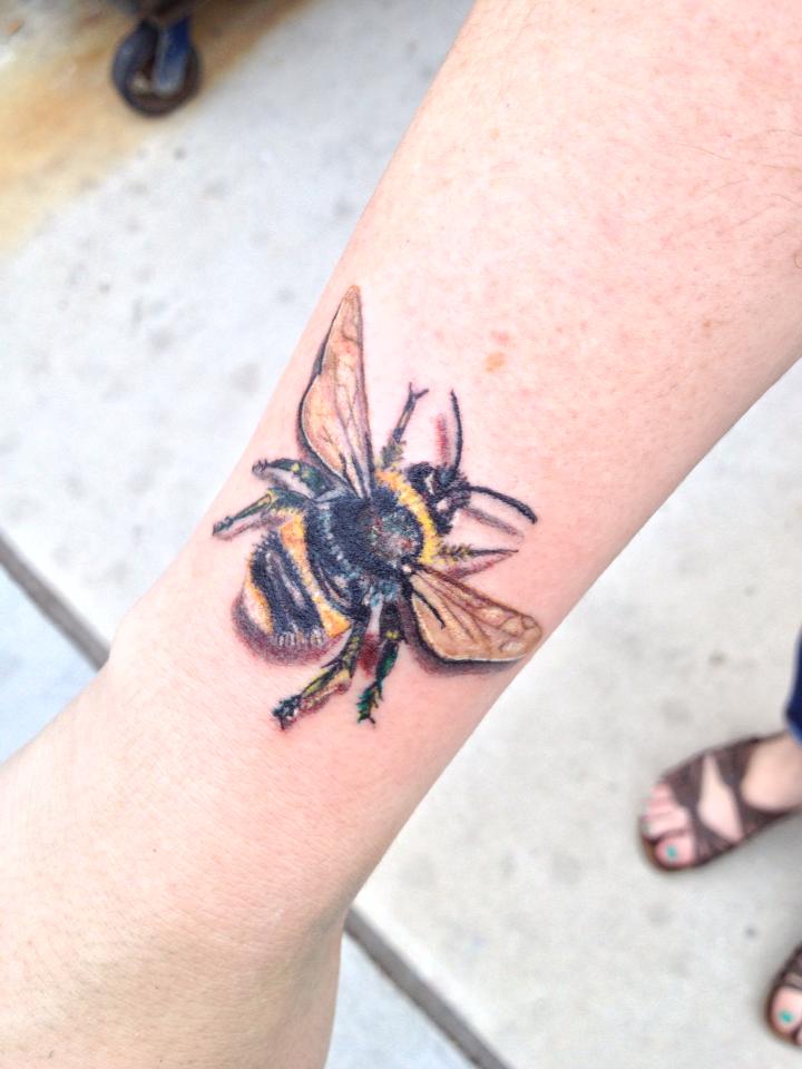 Cool 3D Bumblebee Tattoo On Arm
