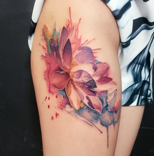 Cool Watercolor Lotus Flower Tattoo On Right Thigh