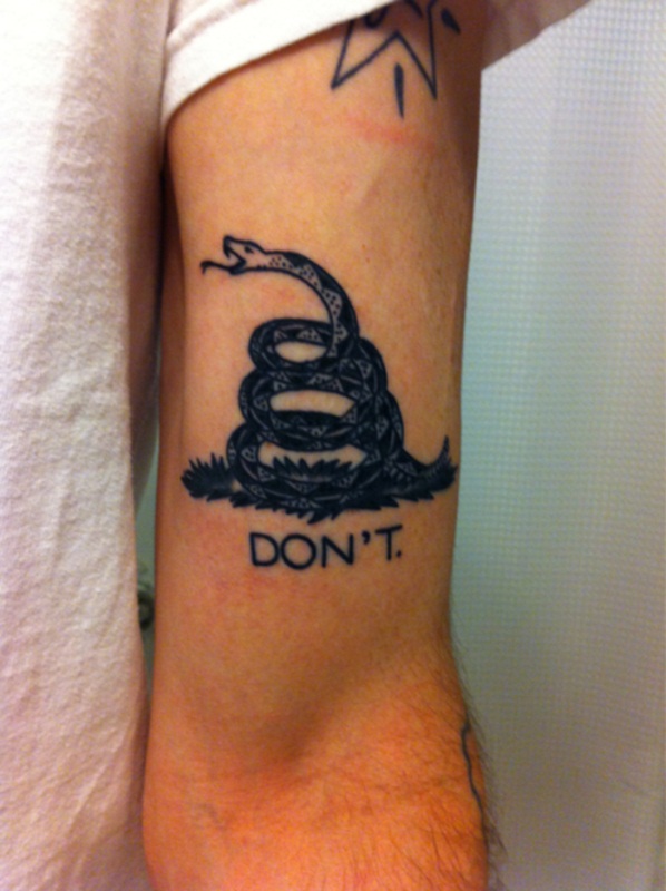 Don’t – Black Ink Snake Tattoo Design For Bicep