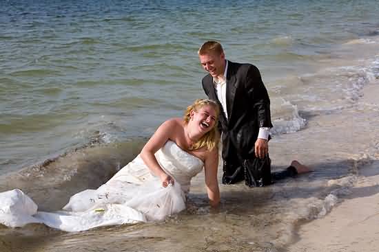 Funny Wedding Beach Photoshoot