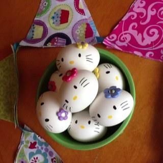 Hello Kitty Funny Eggs