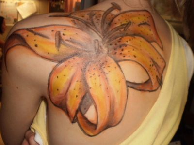 Left Back Shoulder Yellow Lily Tiger Tattoo
