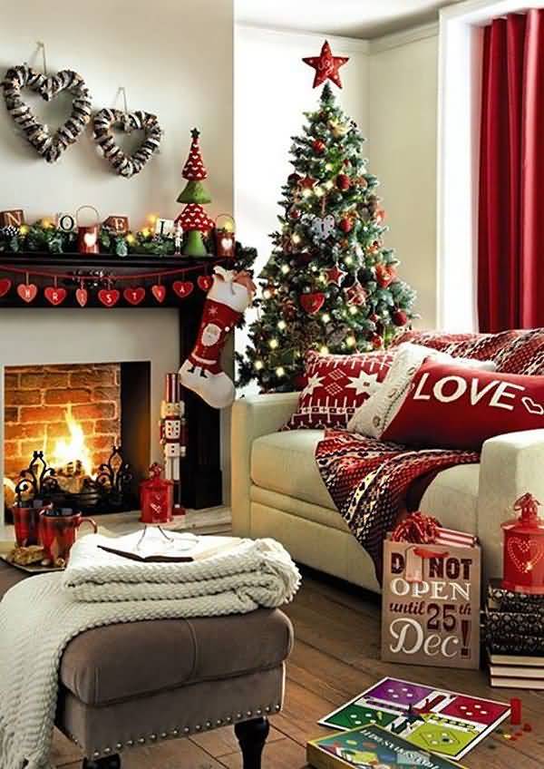 Modern Christmas Living Room Decoration Idea