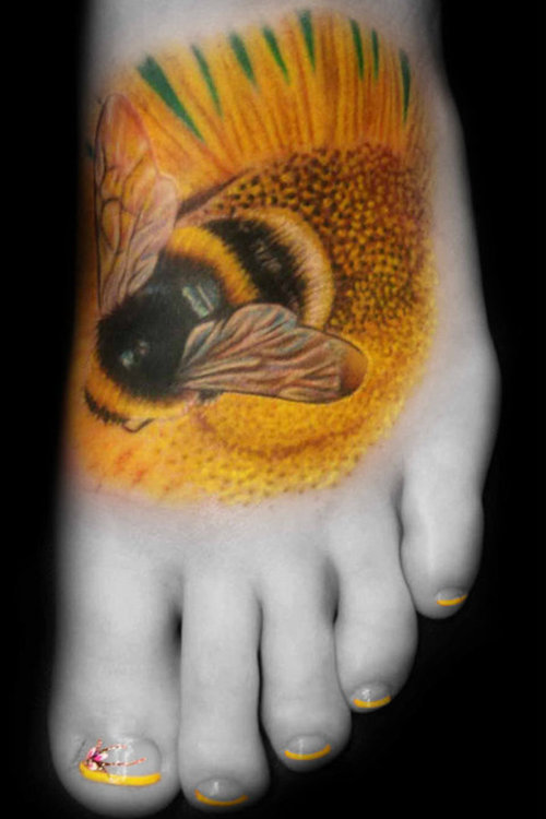 Realistic Bumblebee Tattoo On Left Foot