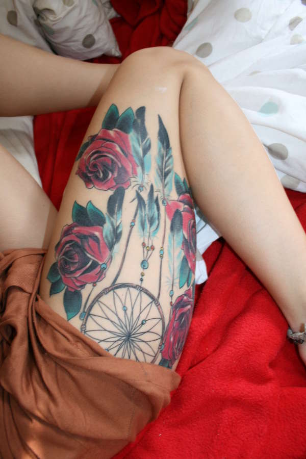 Red Roses And Dreamcatcher Tattoo On Thigh