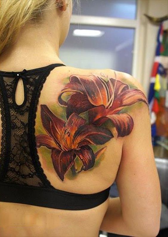 Right Back Shoulder Realistic Lily Flowers Tattoo