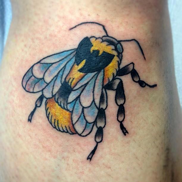Traditional Flying Bumblebee Tattoo Design