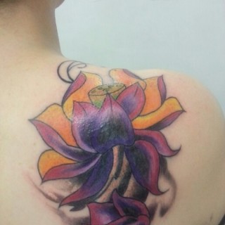 Traditional Lotus Flower Tattoo On Right Back Shoulder