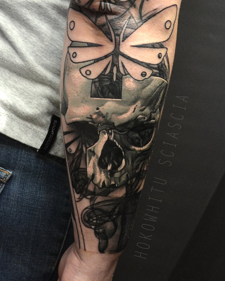 Amazing 3D Skull Tattoo On Right Arm By Hokowhitu Sciascia
